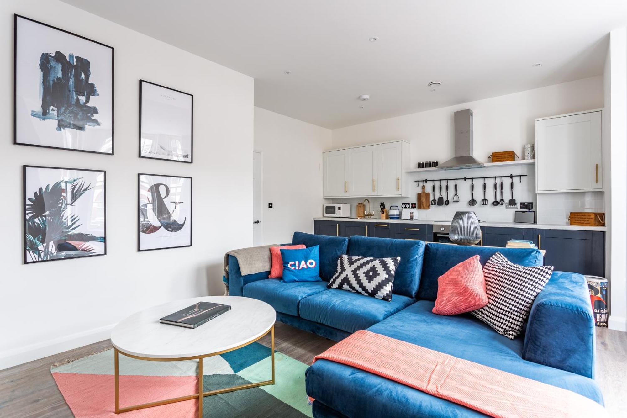 2 Bedroom Apartments With Sofa Bed In Southend Екстериор снимка